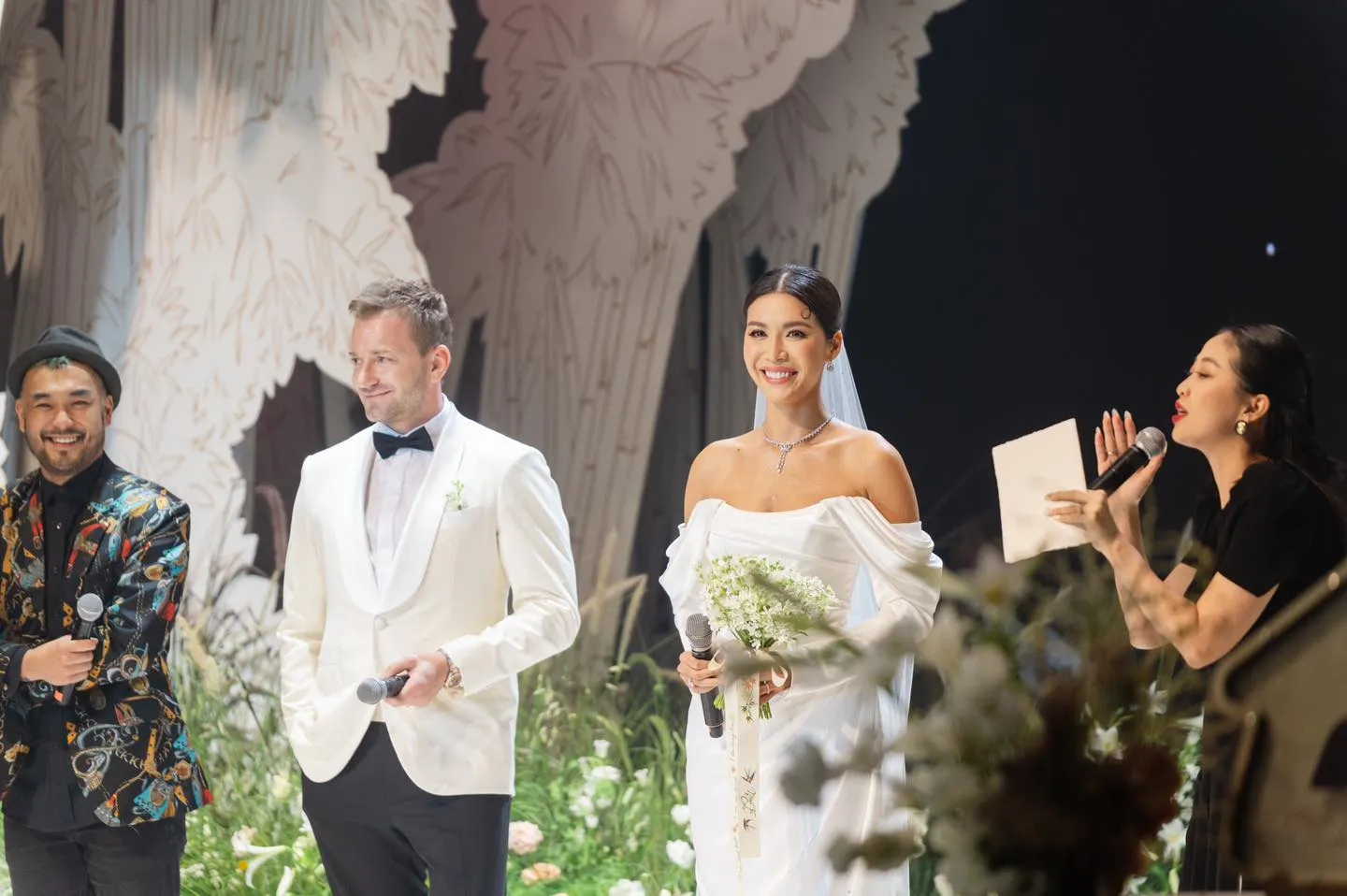 cap-sao-nu-vbiz-tung-rat-than-nay-tranh-mat-nhau-o-dam-cuoi-minh-tu-13