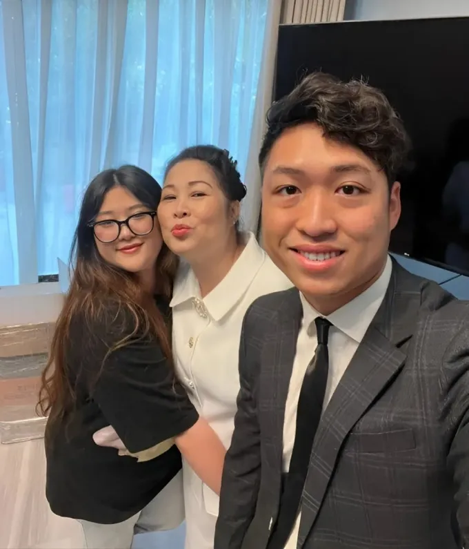 con-trai-hong-van-du-hoc-14-nam-ve-viet-nam-lam-pho-giam-doc-2