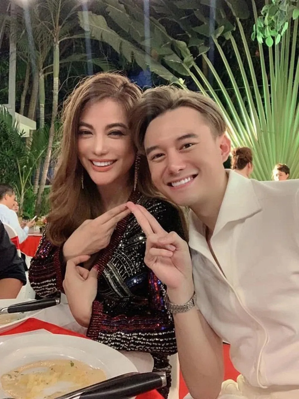 truong-ngoc-anh-len-tieng-chuyen-ban-trai-qua-lai-voi-dan-em-1