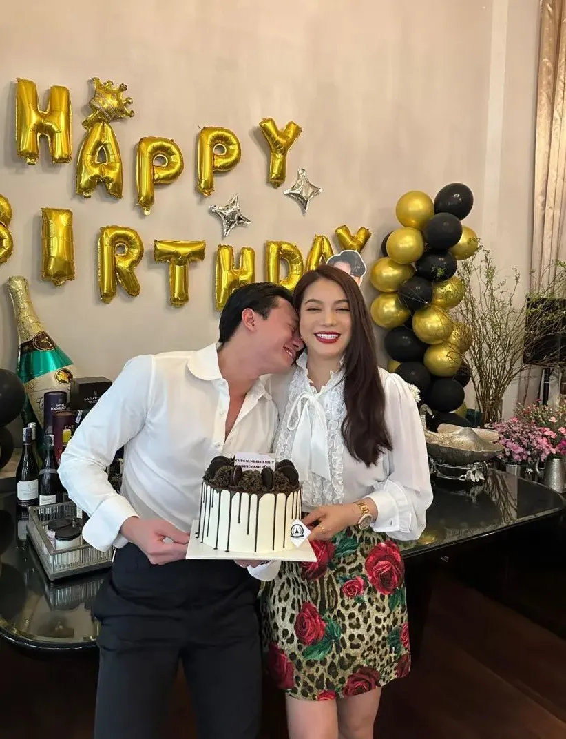 truong-ngoc-anh-len-tieng-chuyen-ban-trai-qua-lai-voi-dan-em-2