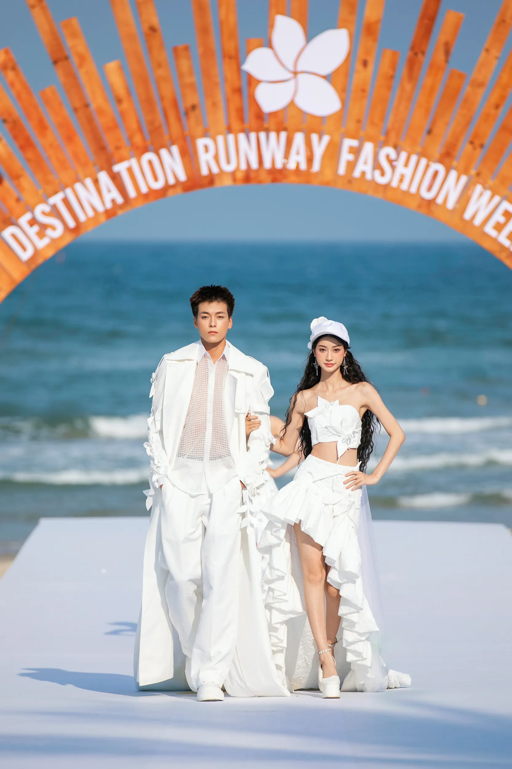 Vĩnh Đam, Hoàng Ngân Tha Face