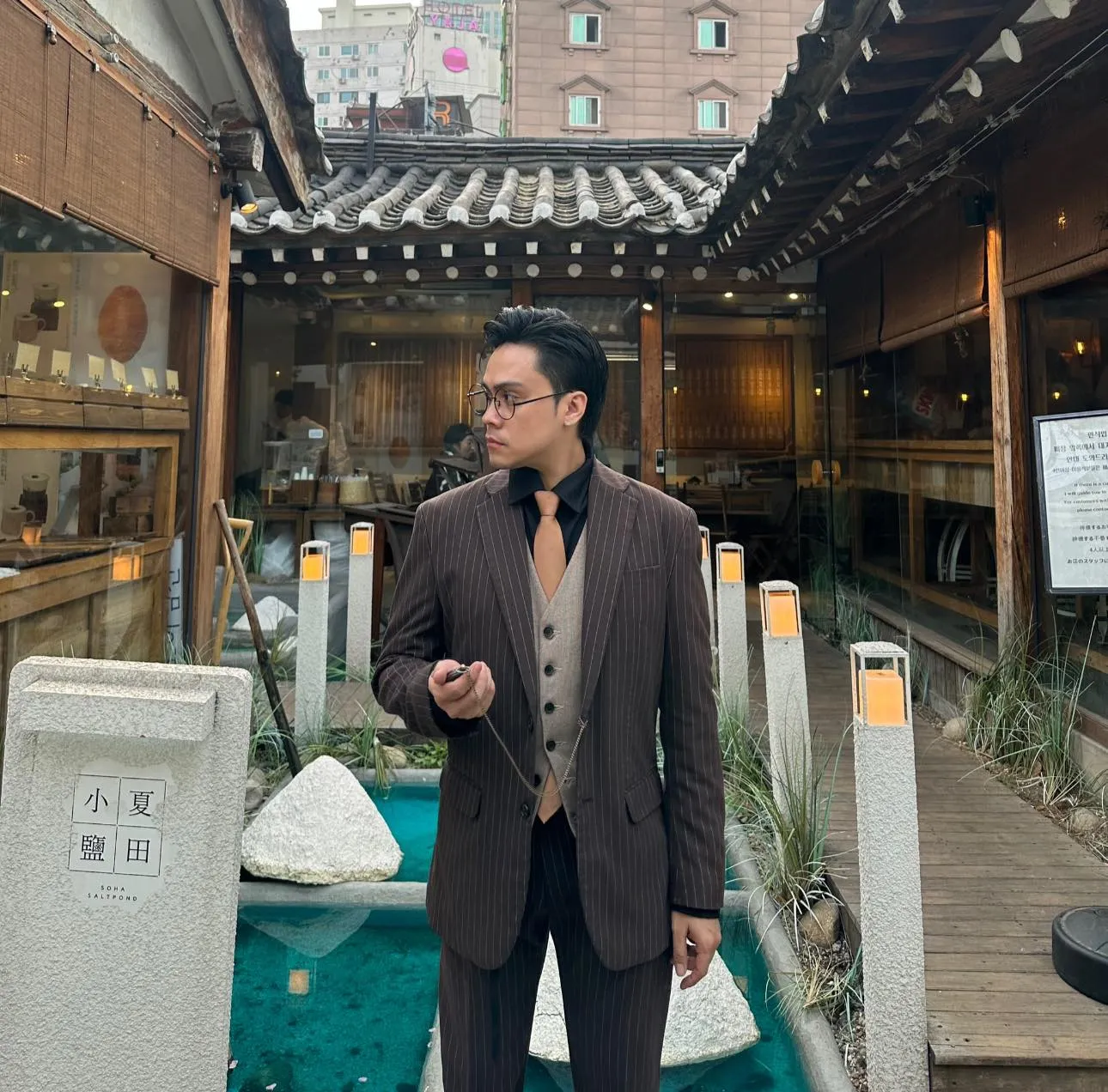 danh-tinh-mc-thai-dung-vua-gia-nhap-nhom-ban-than-tran-thanh-1