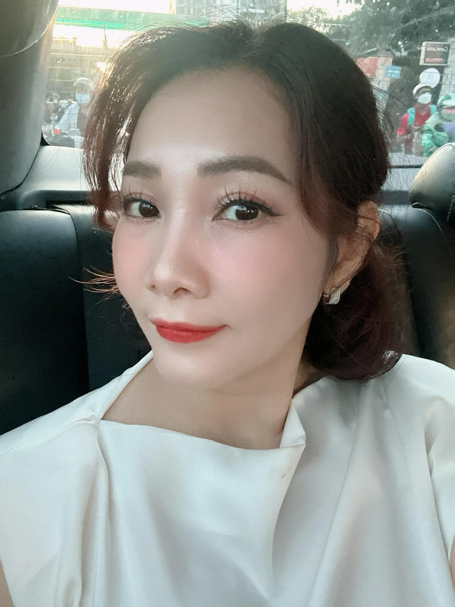 cao-minh-dat-cuoi-vo-kin-tieng-xinh-nhu-hoa-hau-sau-2-lan-ket-hon-hut-1