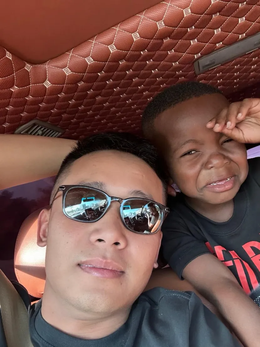 loi-con-bi-che-trach-khi-vua-den-san-bay-viet-nam-1