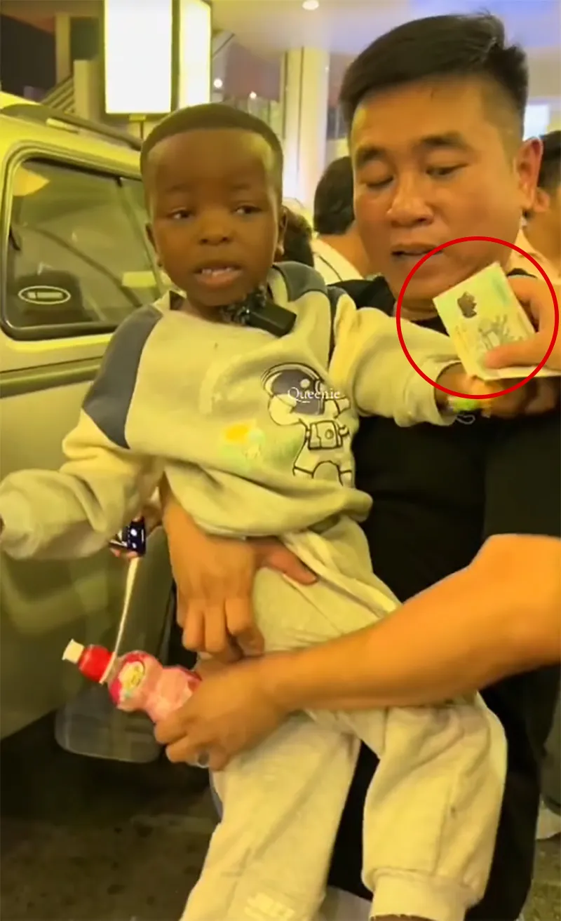 loi-con-bi-che-trach-khi-vua-den-san-bay-viet-nam-5