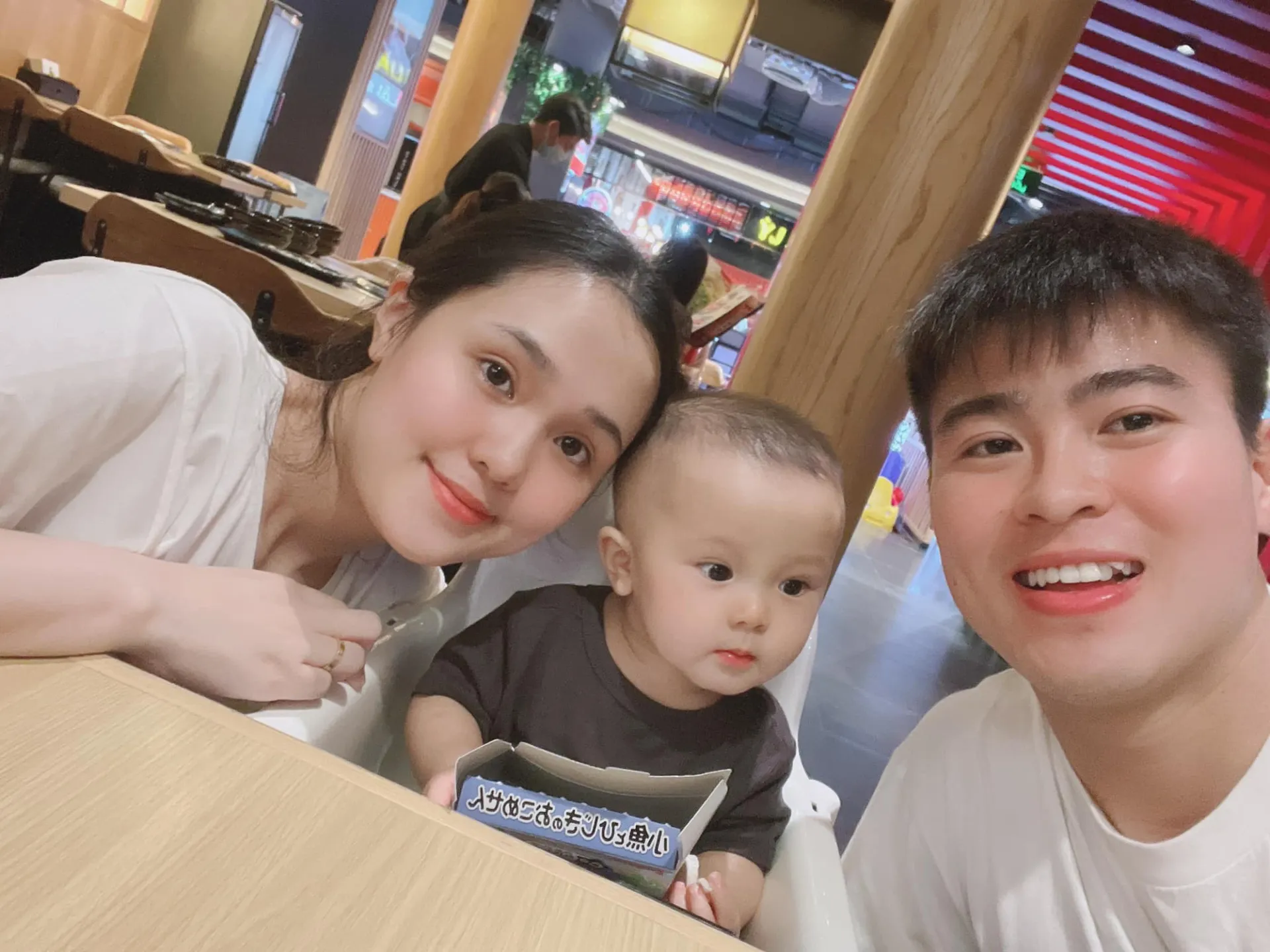 con-trai-duy-manh-nhap-vien-netizen-nghi-mac-benh-hiem-5