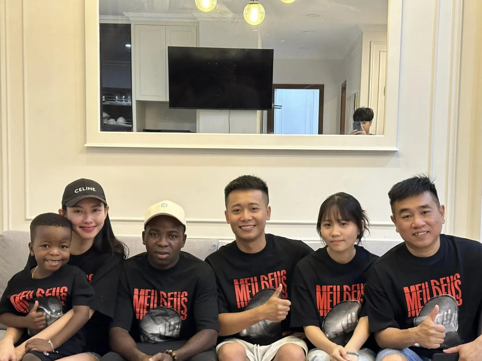 hoa-hau-thuy-tien-that-vong-vi-bi-bia-dat-tin-don-voi-quang-linh-2