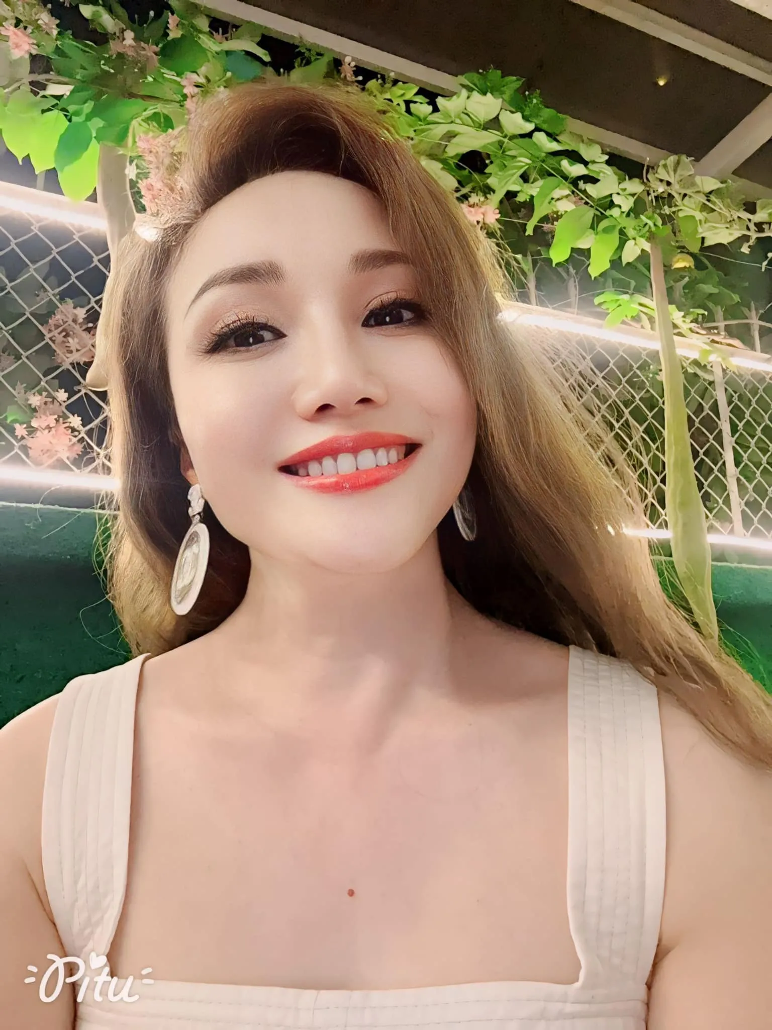 ly-hai-tung-duoc-hoang-chau-yeu-tham-khien-minh-ha-co-dong-thai-2