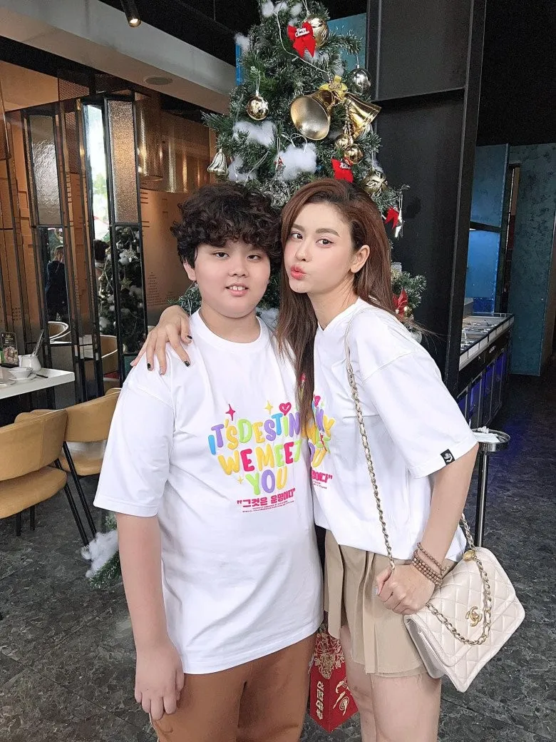 chong-cu-truong-quynh-anh-cong-khai-anh-ben-ban-gai-4