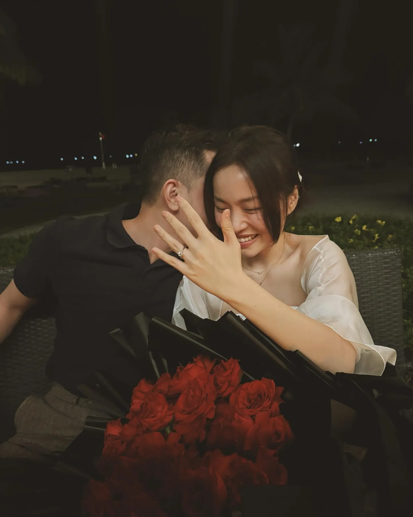 blogger-ha-truc-duoc-ban-trai-co-truong-cau-hon-sau-6-nam-2