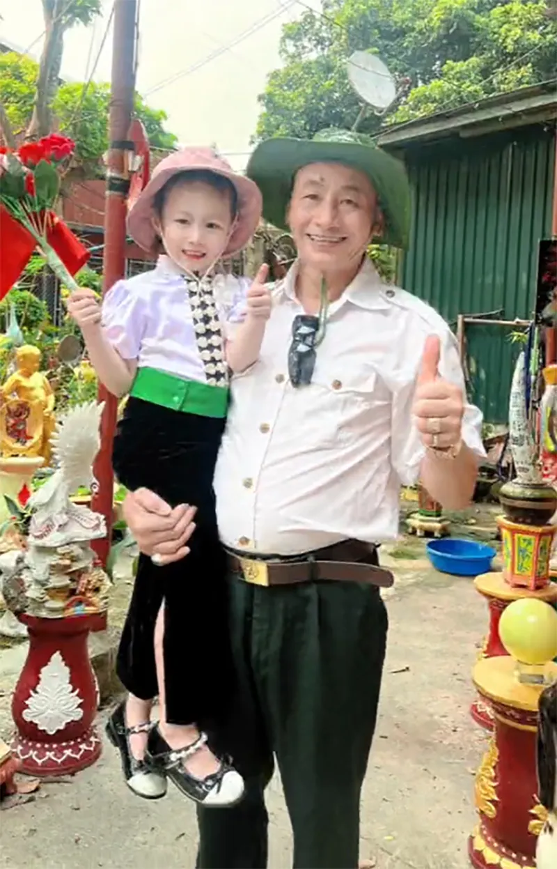 be-gai-4-tuoi-duoc-chon-lam-em-be-dien-bien-la-ai-7