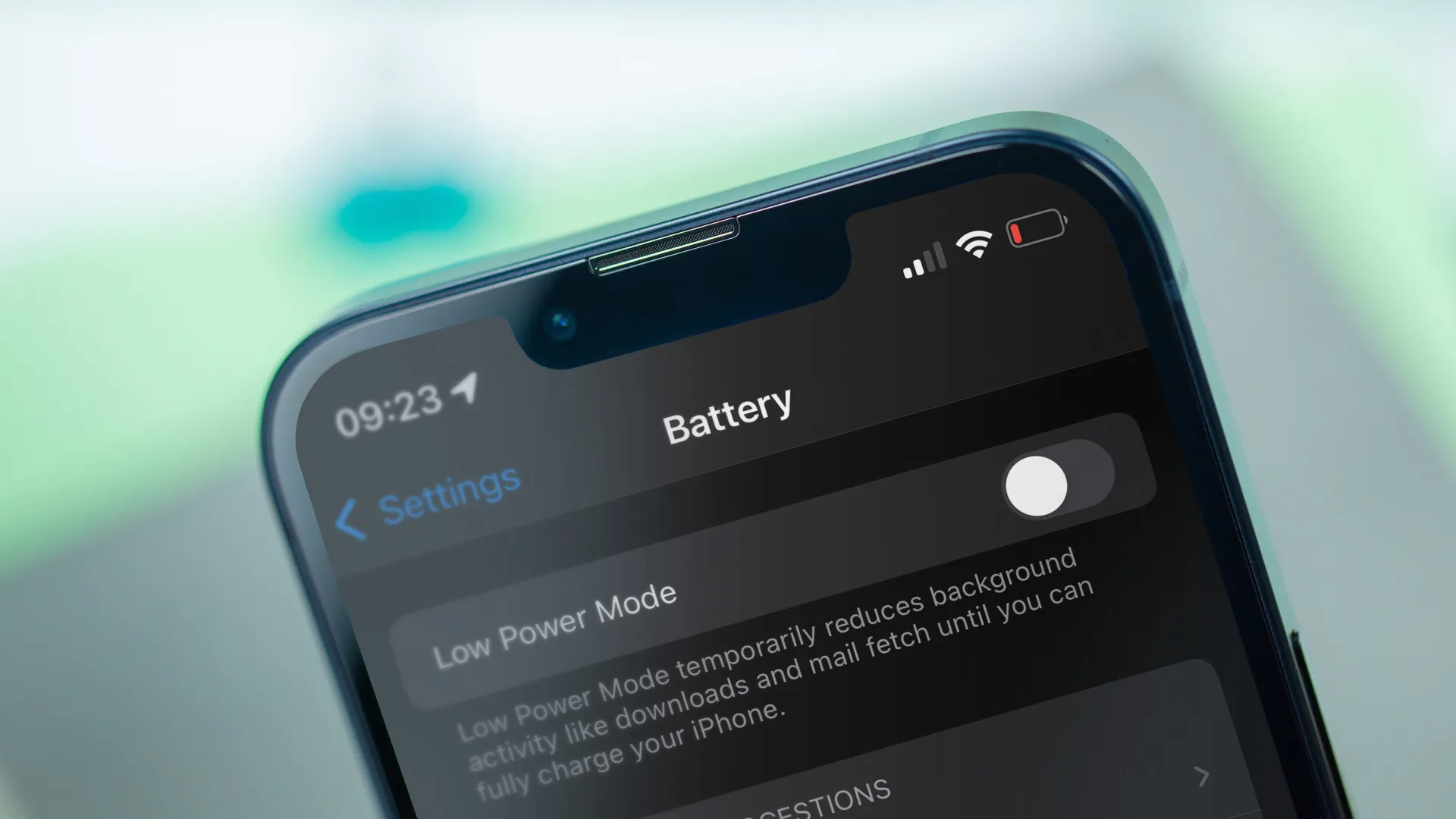 iphone-yeu-pin-chi-can-tat-2-tinh-nang-nay-se-giam-hao-ton-1