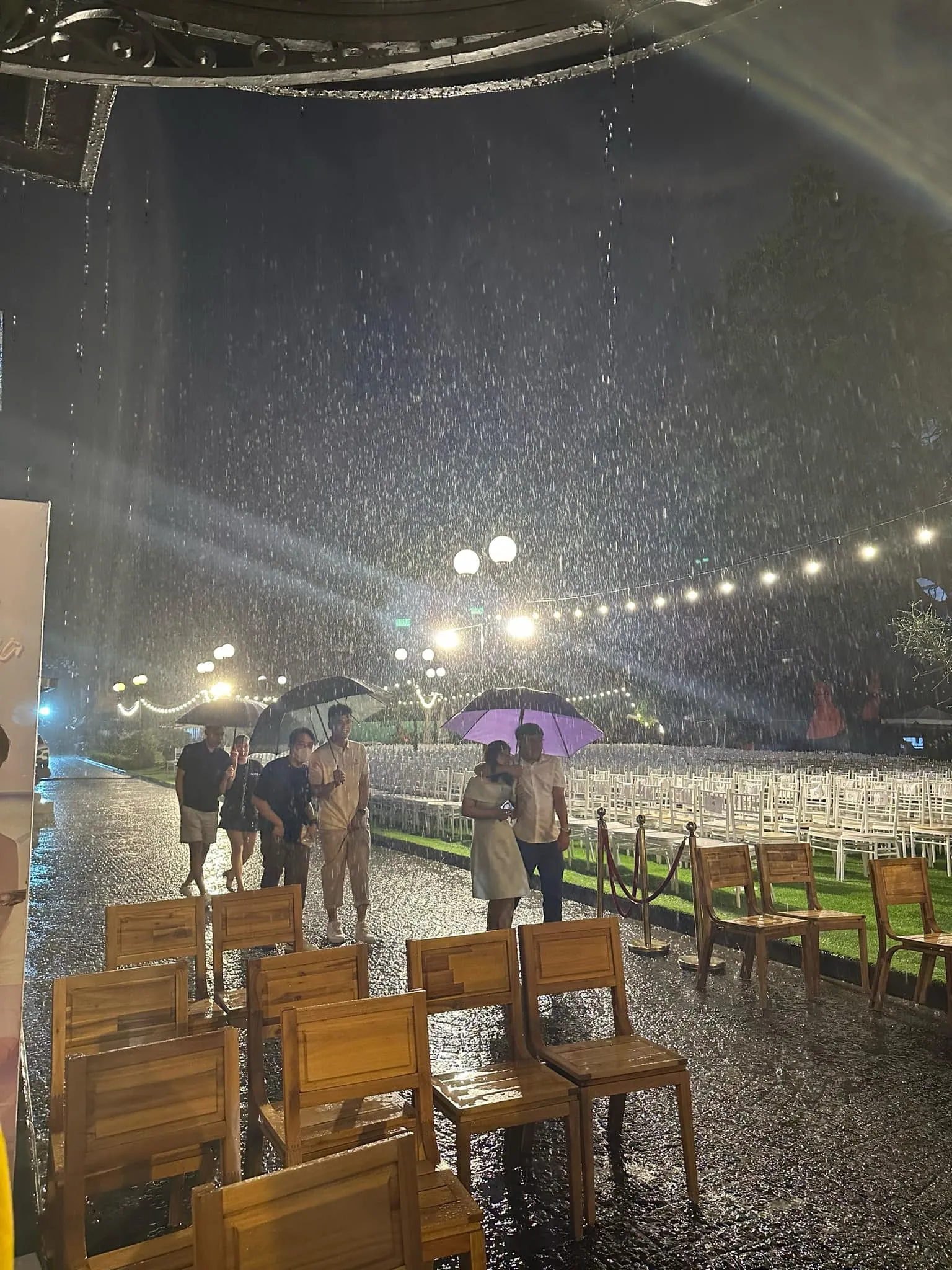 huong-tram-huy-show-em-gai-mua-vi-troi-mua-lon-3