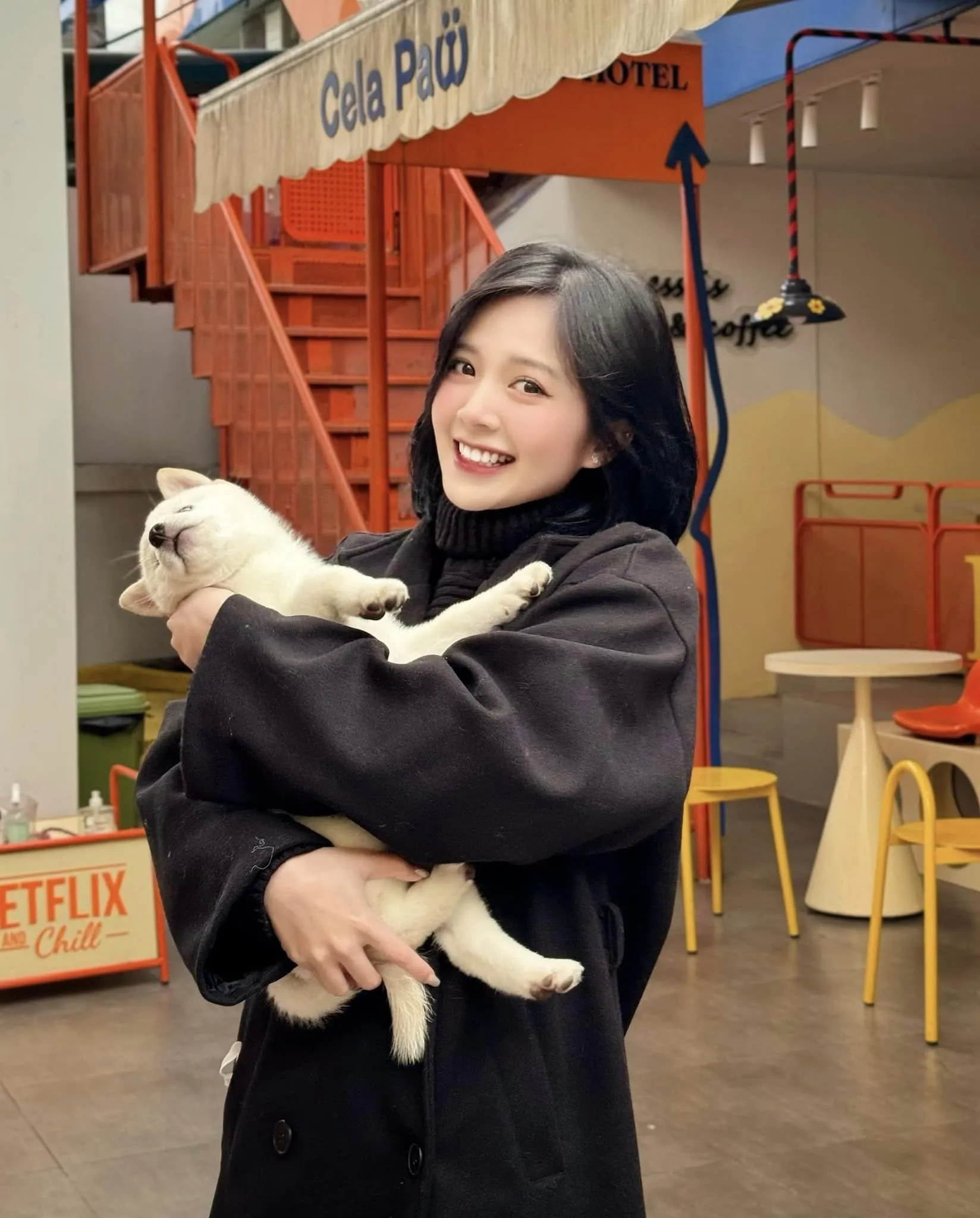 dinh-tu-lo-hint-hen-ho-voi-ban-gai-hot-girl-moi-phim-vtv-5