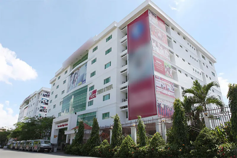 nam-sinh-lop-9-bi-truong-quoc-te-giam-hoc-ba-khi-me-pha-san-3