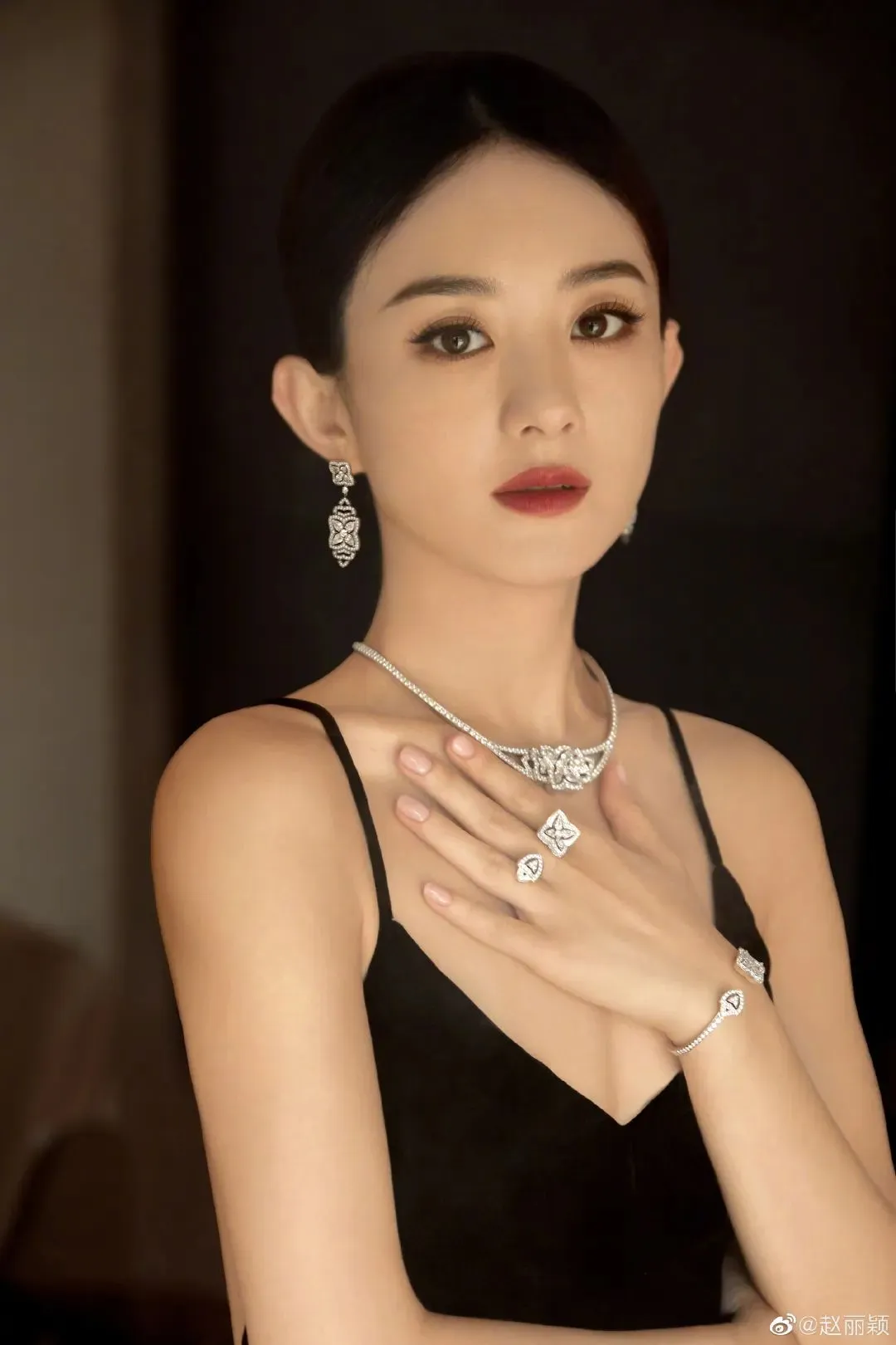 vi-sao-trieu-le-dinh-bi-cam-den-lhp-cannes-2024-3