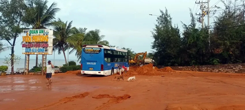 cat-do-o-binh-thuan-tran-xuong-duong-nuot-chung-o-to-nha-cua-2