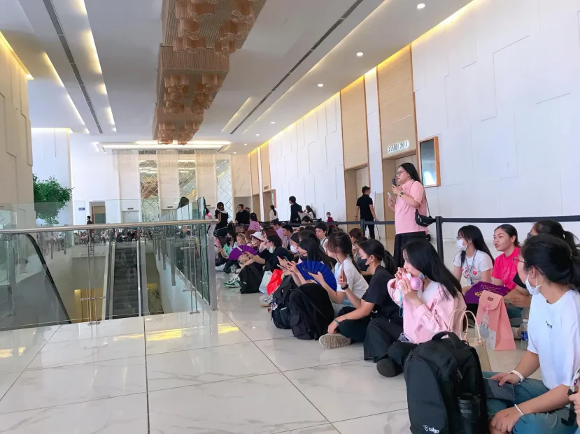 do-manh-cuong-dua-con-trai-di-quay-showcase-debut-cua-lunas-11