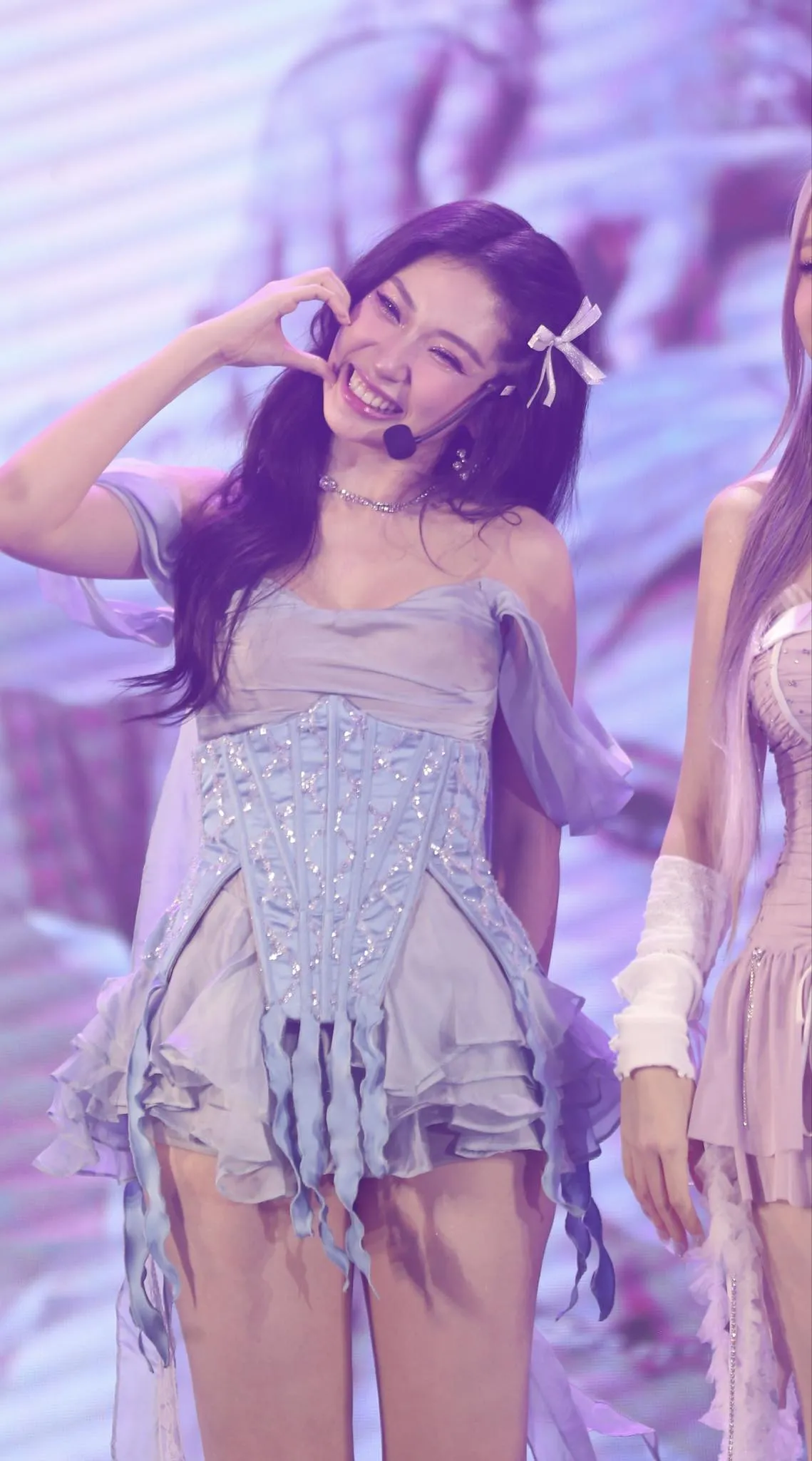 ninh-duong-lan-ngoc-tu-uc-bay-ve-du-showcase-debut-cua-lunas-6