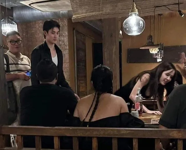 thieu-bao-tram-tinh-tu-di-mua-sam-voi-ban-trai-nhung-gay-phan-cam-8