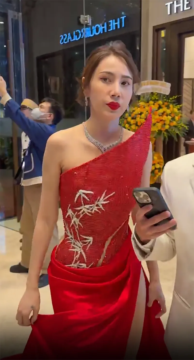 thuy-tien-co-thai-do-la-khi-nhac-den-cong-vinh-1