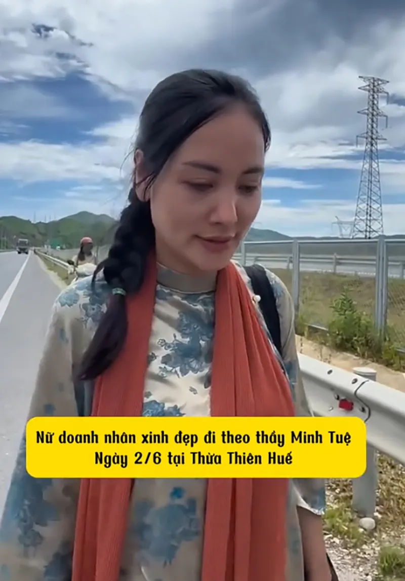 nu-doanh-nhan-di-theo-thich-minh-tue-nhat-vai-vun-may-y-phuc-3