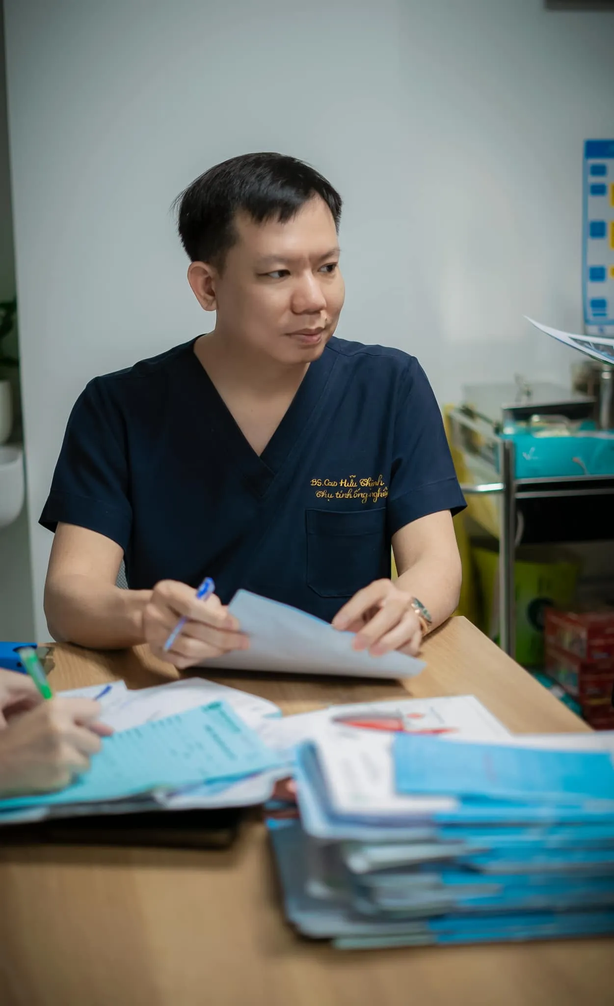 nghi-van-bac-si-thinh-dang-status-lien-quan-den-xemesis-va-xoai-non-1