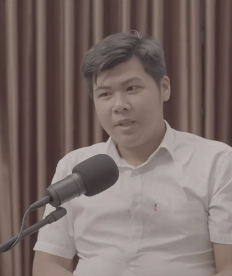 chang-trai-bat-luc-phat-hien-di-cua-ban-gai-la-tinh-cu-cua-minh-1