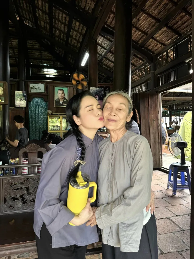 ekip-dau-hao-mon-quay-phim-moi-cua-nhat-kim-anh-steven-nguyen-6