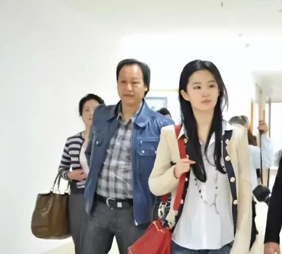 bo-nuoi-luu-diec-phi-de-lai-vet-nho-trong-doi-con-gai-8