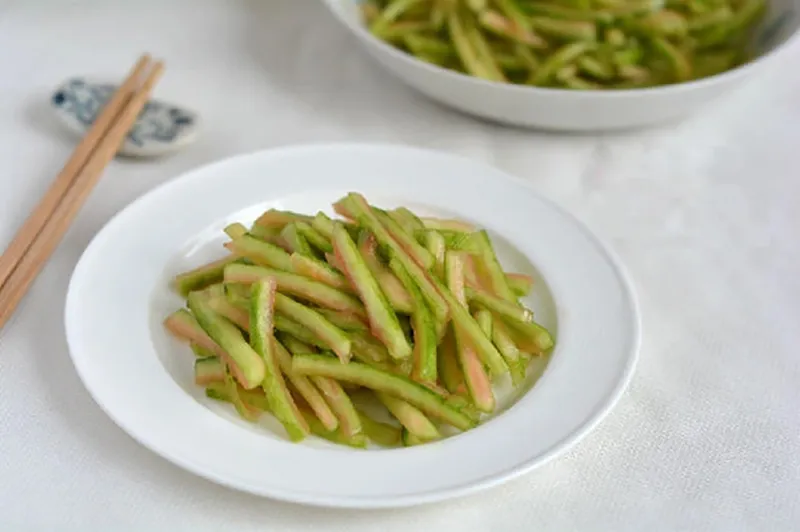 cui-bap-vo-dua-hau-nguoi-viet-vut-di-o-nuoc-ngoai-ban-gia-cao-2