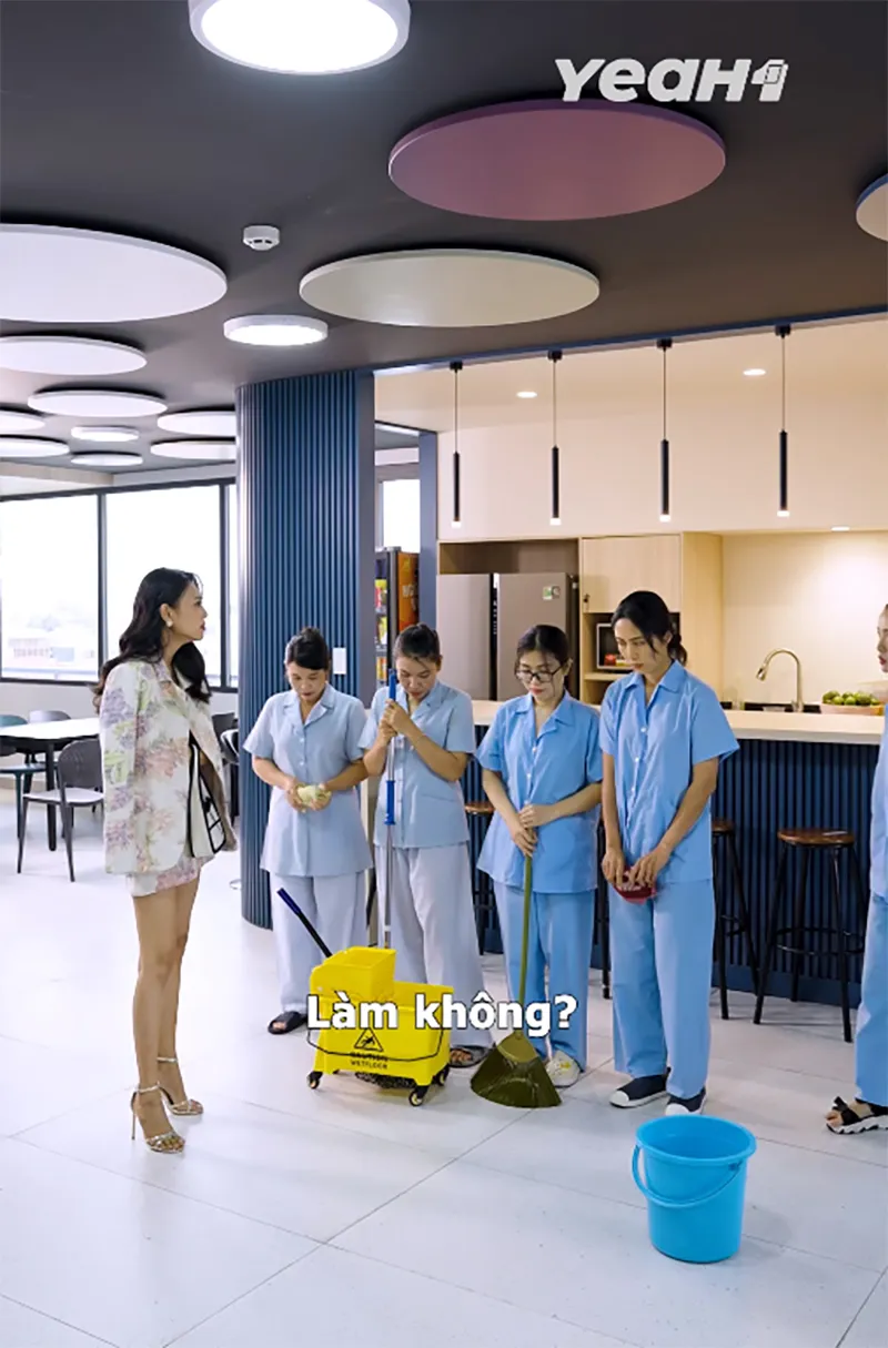 review-giam-doc-lao-cong-chu-tich-gia-lam-lao-cong-ai-cung-ha-he-4