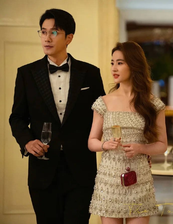 phim-moi-cua-luu-diec-phi-gay-uc-che-khan-gia-doi-tay-chay-7