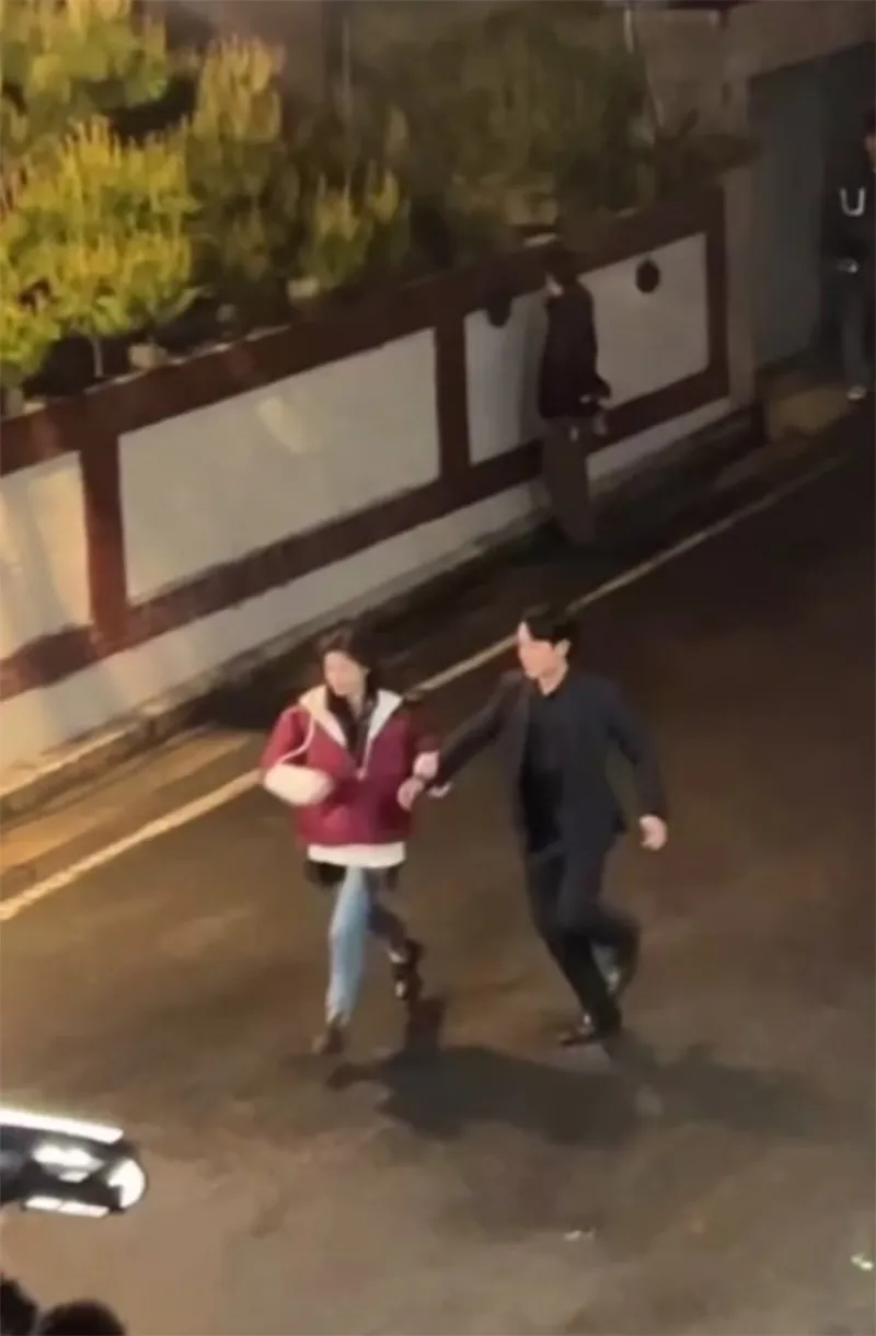 sieu-pham-cua-jung-hae-in-va-kim-so-hyun-gay-bao-mua-he-2024-13