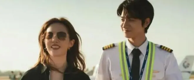 cai-ket-cua-cau-chuyen-hoa-hong-bi-chi-trich-vi-lech-lac-16