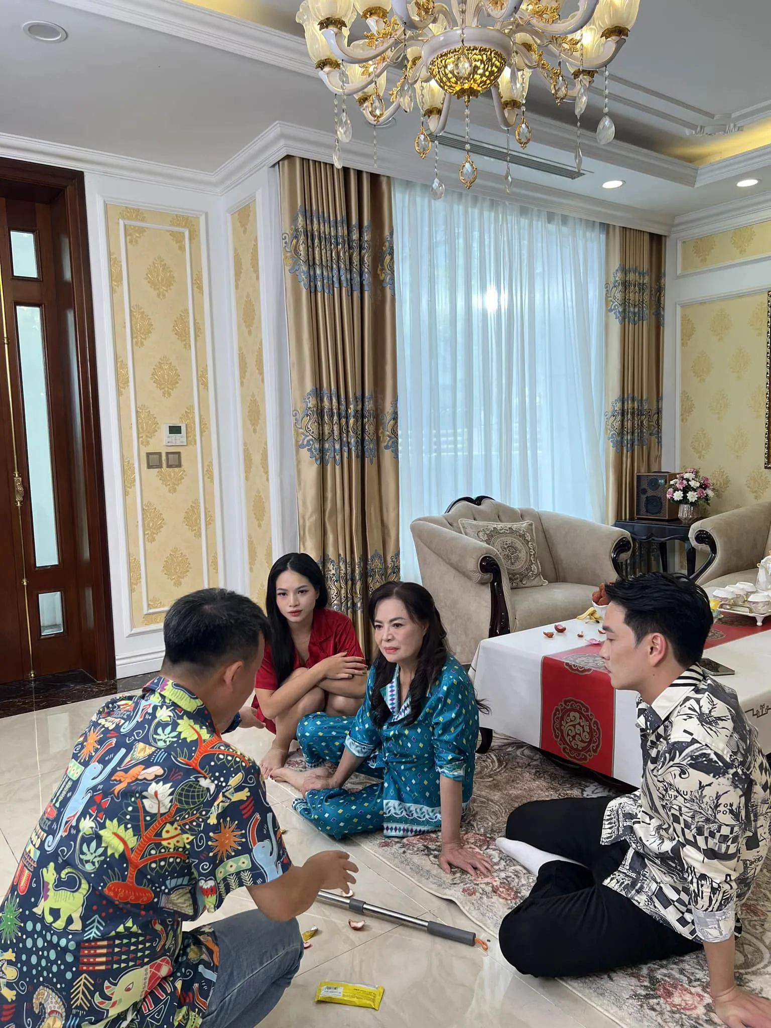 nsut-phuong-lam-dong-vai-me-chong-phan-dien-trong-loi-tai-ai-3