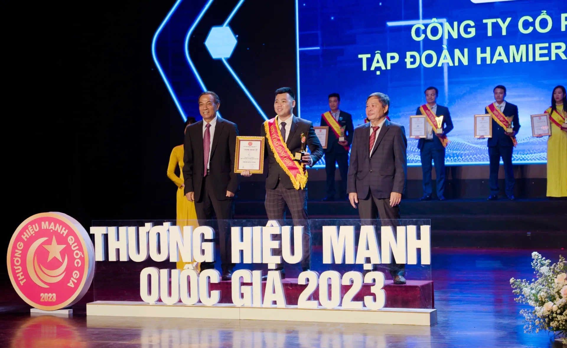 z4319631775675_d8f53b5844eca6f67cd3ff3d573cf792