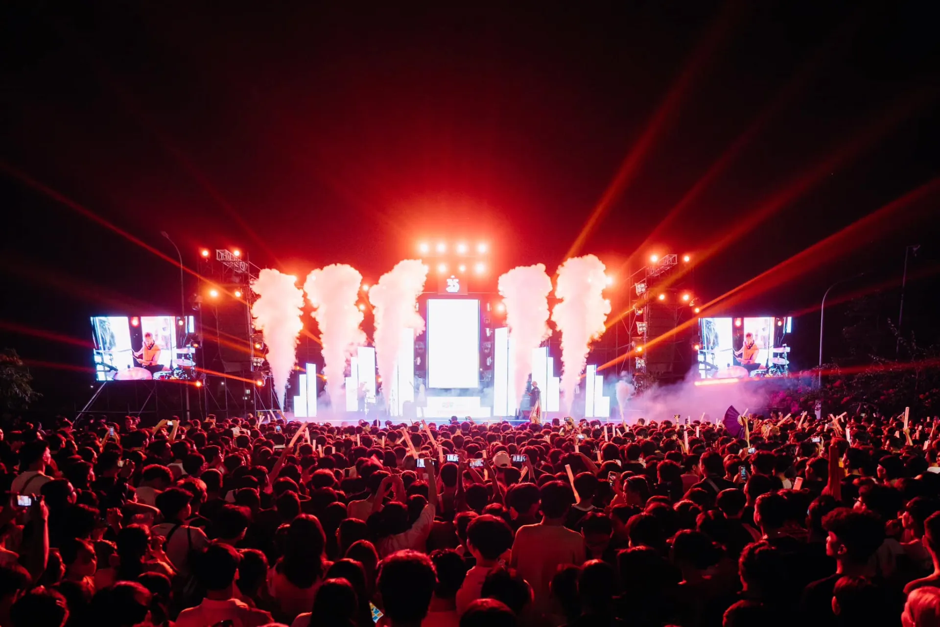 Anh 3 Bai 165-II TS FPTU 2023 v1.0