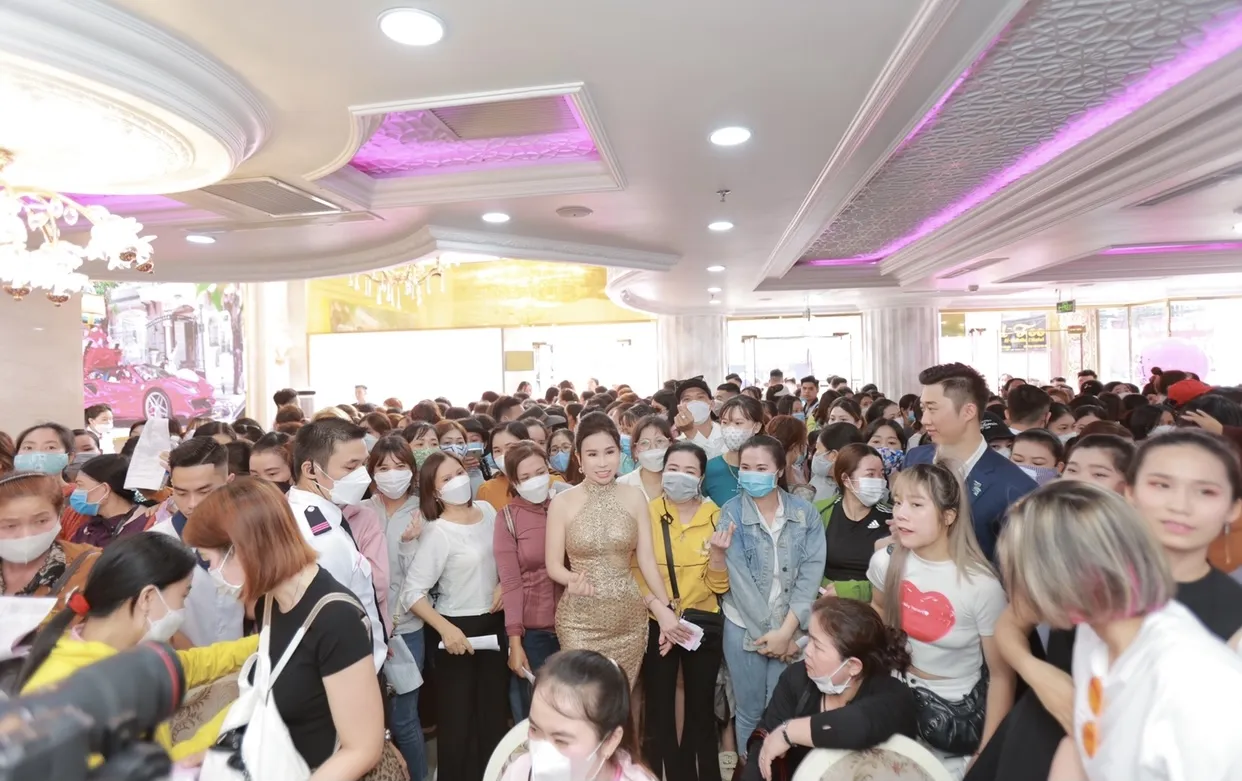 C6F6595F-7F71-48AF-A78A-A491E4A2B5F2