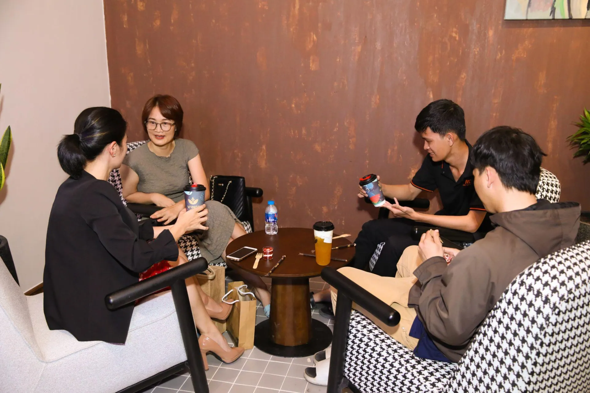 3857B118-F857-477F-83E0-32739E8FD26C