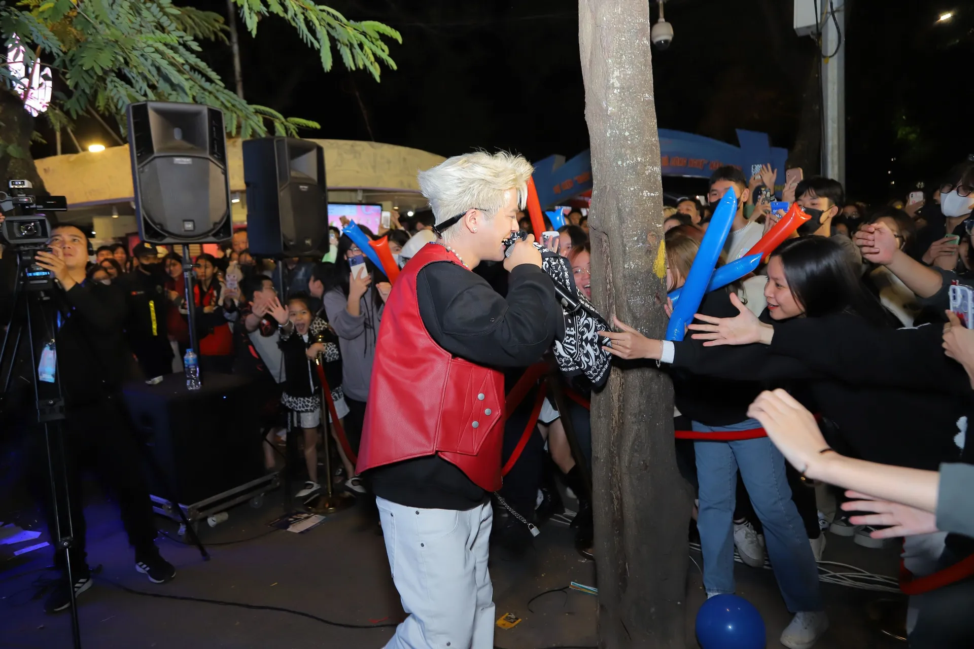 Rhyder-xuat-hien-tai-vnpay-weekend-show-3