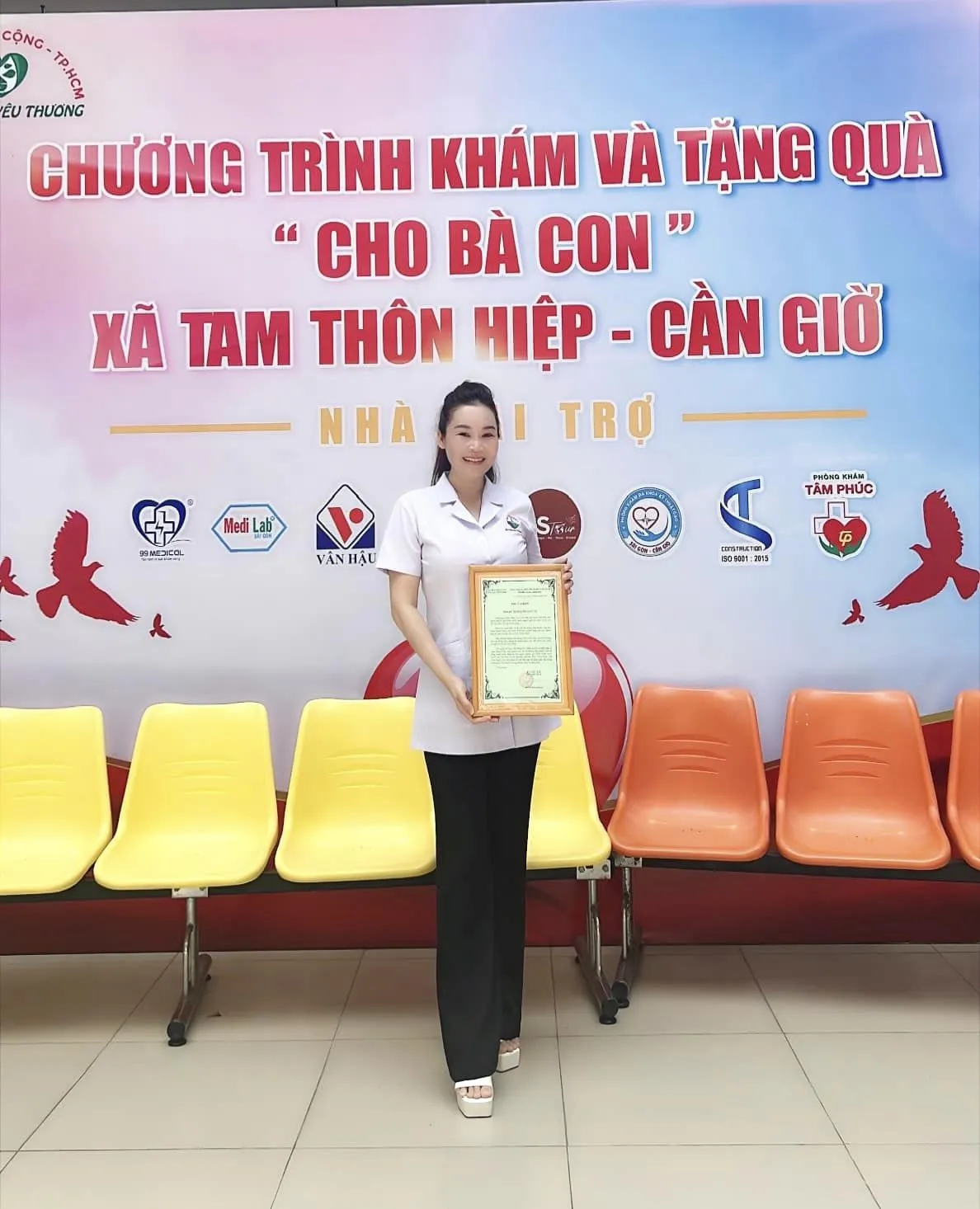 chuong-trinh-kham-benh-cap-thuoc-qua-mien-phi-tai-xa-tam-thon-hiep-huyen-can-gio