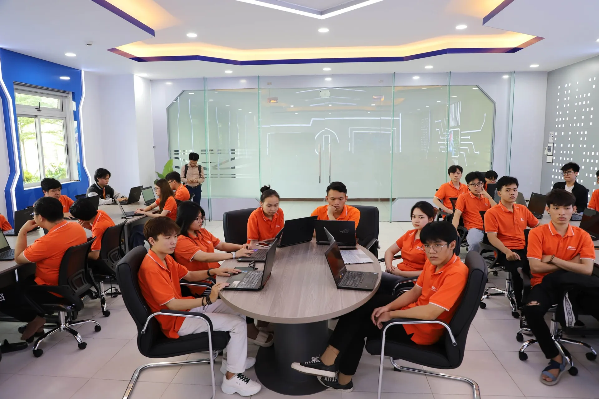 anh4-Bai 080 TS FPTU 2024