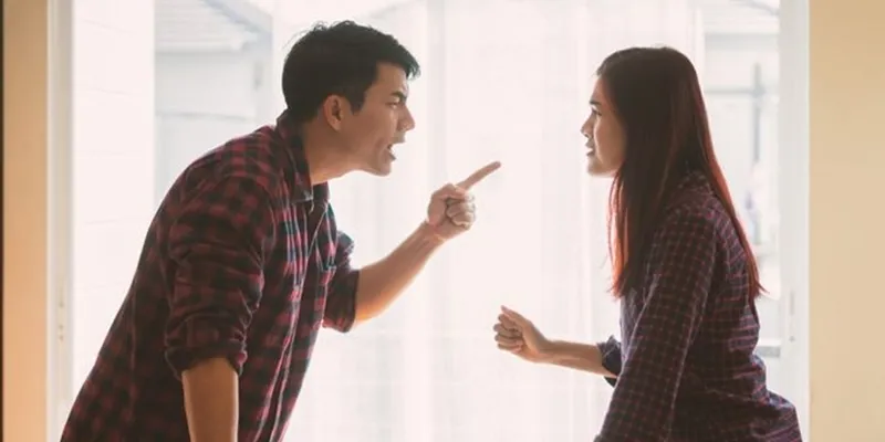 cai-nhau-voi-ban-gai-chang-trai-khoc-loc-khien-canh-sat-phai-giai-cuu-6d88af14