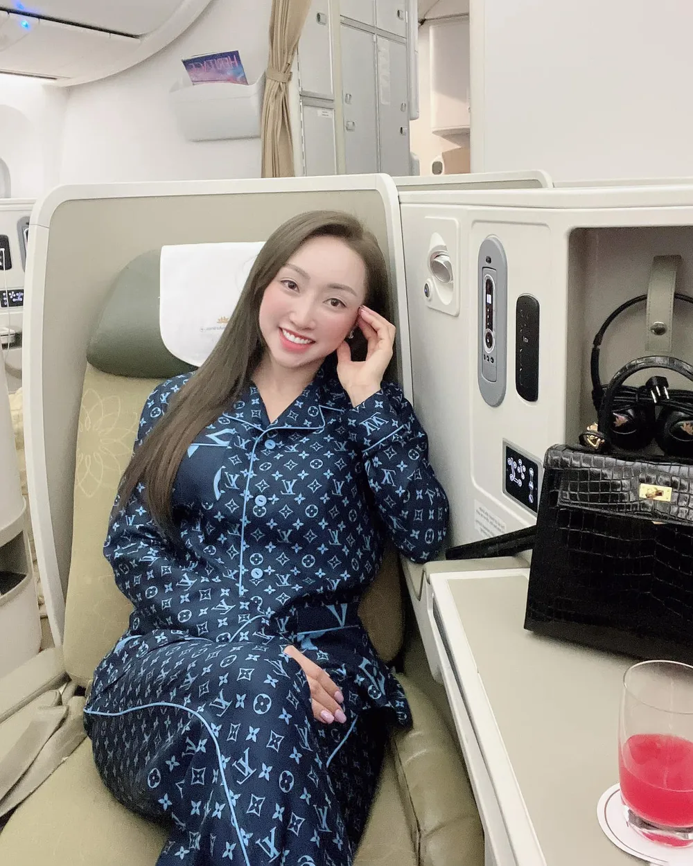 dan-my-nhan-viet-me-mac-do-ngu-tram-trieu-dong-ba39a789