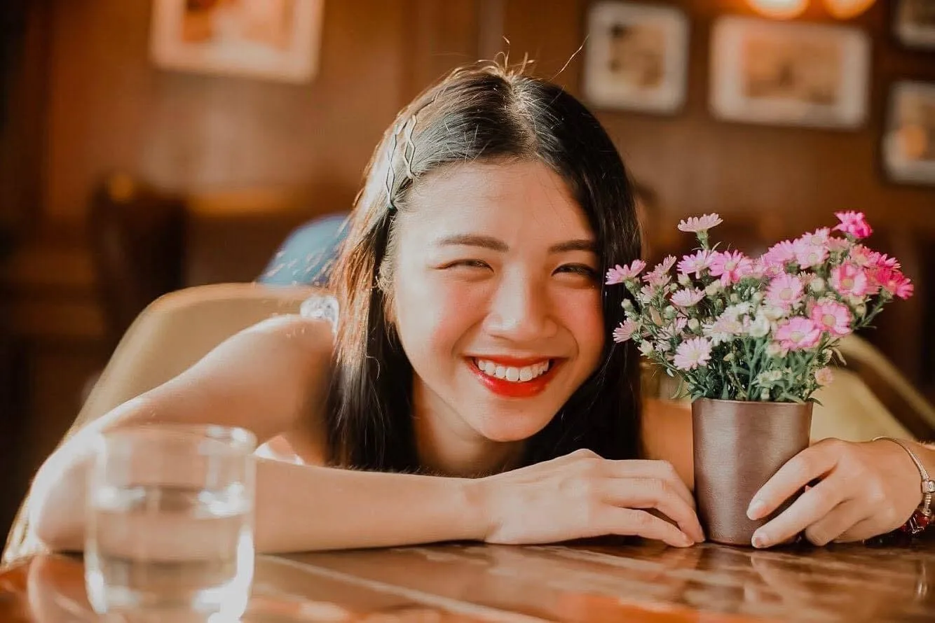 hotgirl-ong-nghiem-lan-thy-la-ai-sinh-nam-bao-nhieu-151039