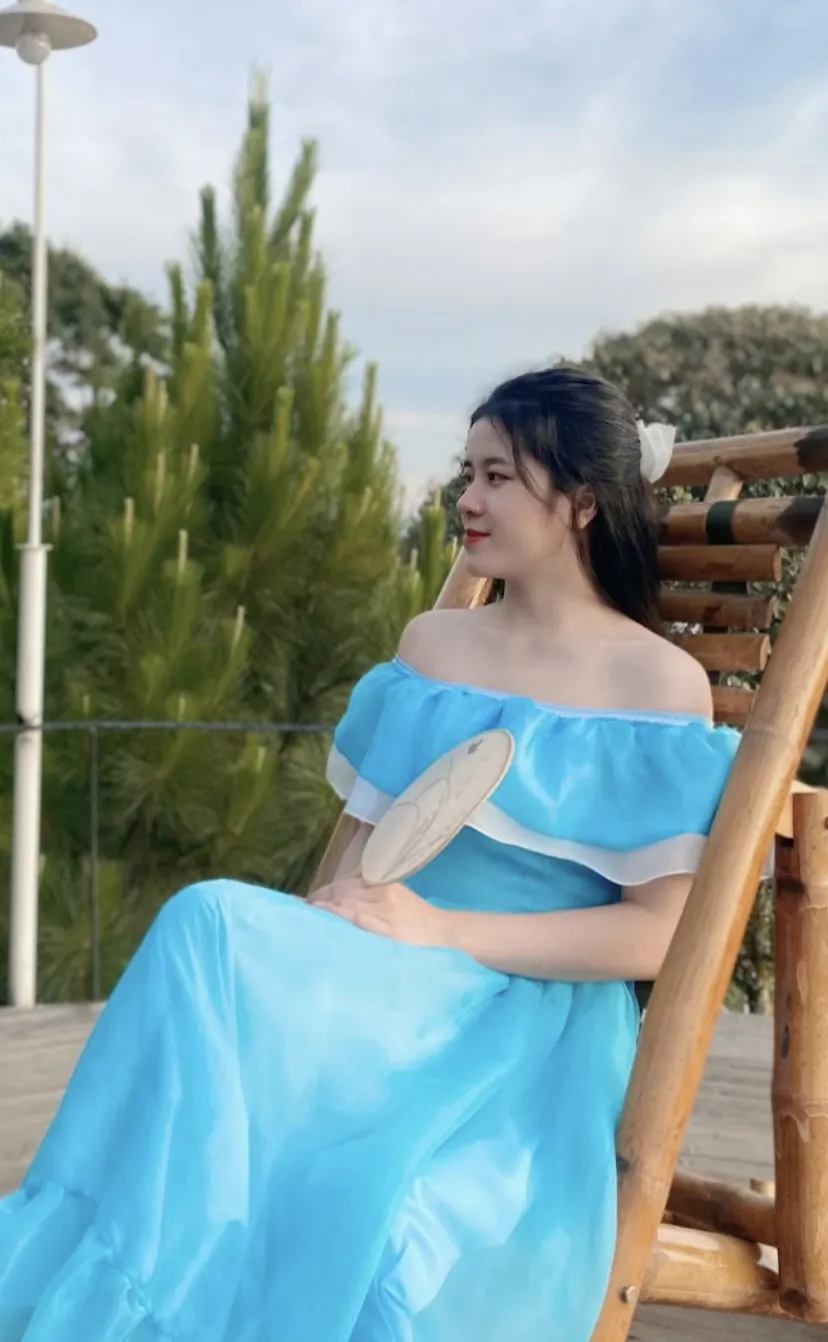 F0E79709-CFE7-4E2B-A374-571205191A4A