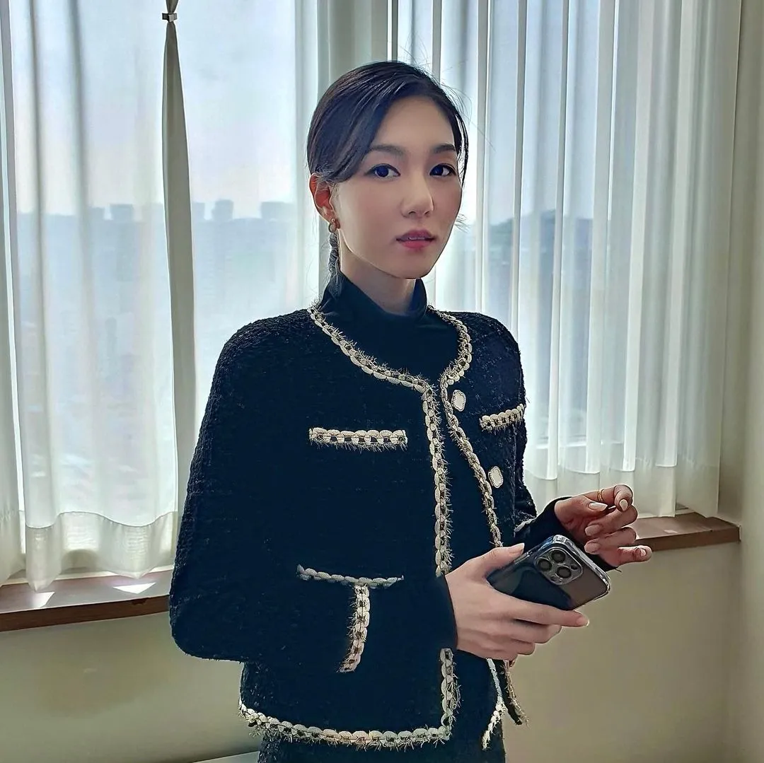 PARK-SOO-RYUN-NU-DIEN-VIEN-PHU-TRONG-SNOWDROP (1)