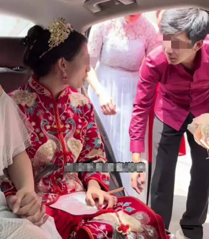 co-dau-doi-them-sinh-le-trong-ngay-cuoi