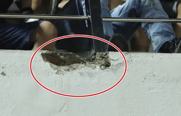 manh-be-tong-roi-trong-san